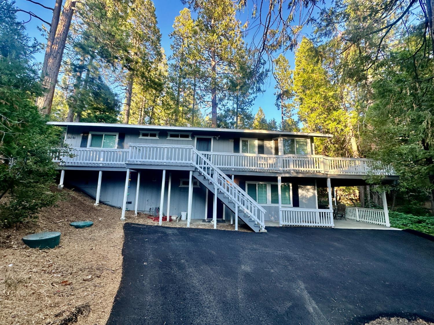 Detail Gallery Image 1 of 1 For 19091 Middle Camp Sugar Pine Rd, Twain Harte,  CA 95383 - 4 Beds | 3 Baths