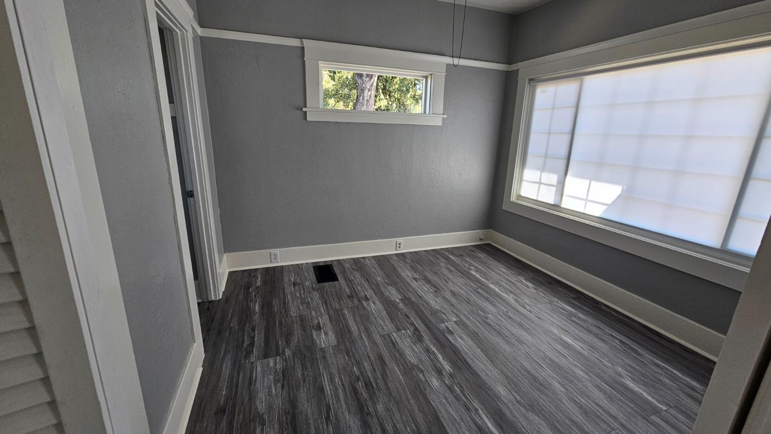 Detail Gallery Image 6 of 16 For 545 N Yosemite St, Stockton,  CA 95203 - 2 Beds | 1 Baths