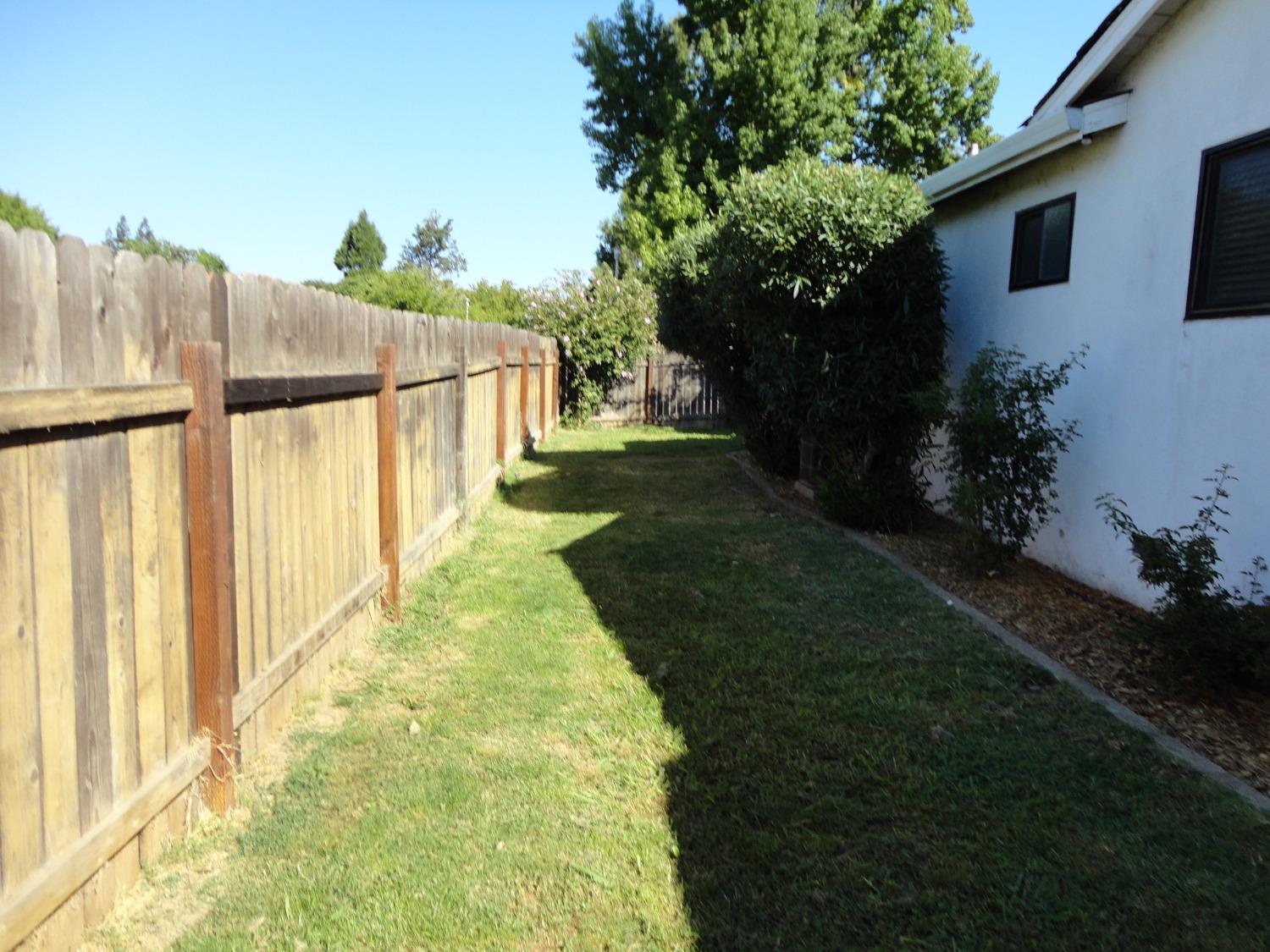 Detail Gallery Image 30 of 31 For 8401 Grinnel Way, Sacramento,  CA 95826 - 4 Beds | 2 Baths