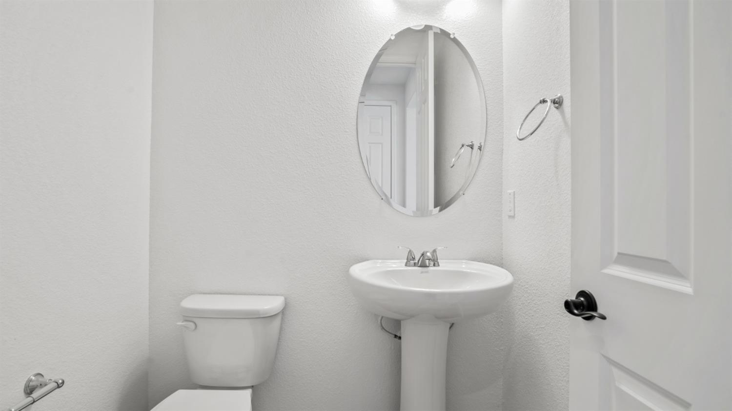 Detail Gallery Image 7 of 41 For 6830 Saint Elias Way, Stockton,  CA 95219 - 3 Beds | 2/1 Baths