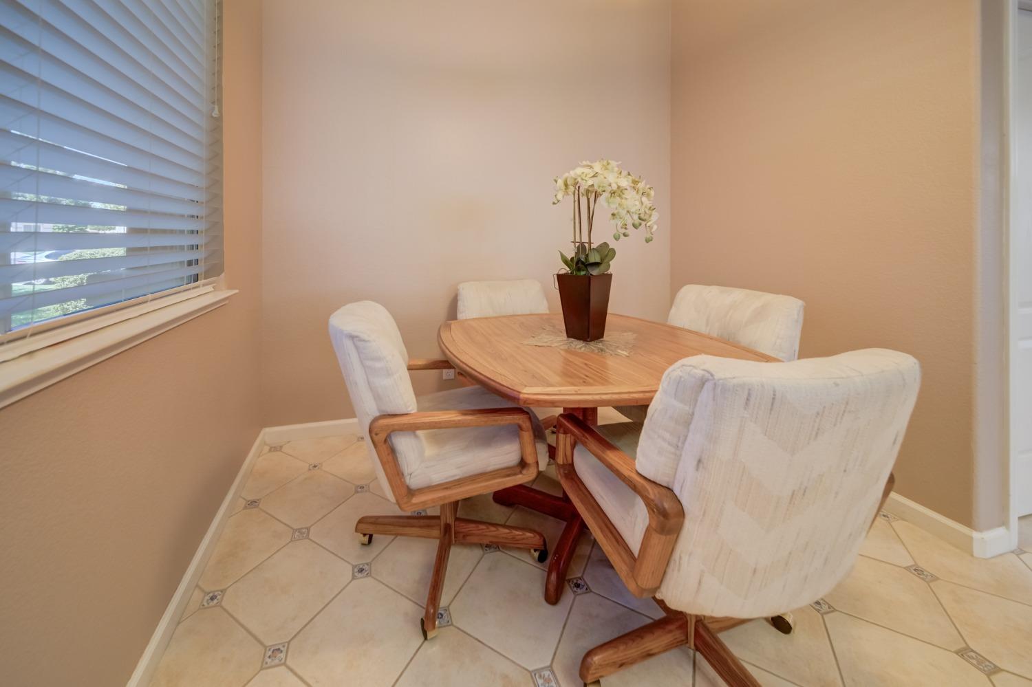 Hadnall Court, Roseville, California image 33