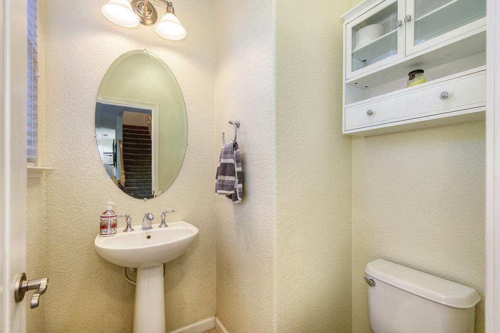 Detail Gallery Image 24 of 51 For 3504 Nouveau Way, Rancho Cordova,  CA 95670 - 3 Beds | 2/1 Baths