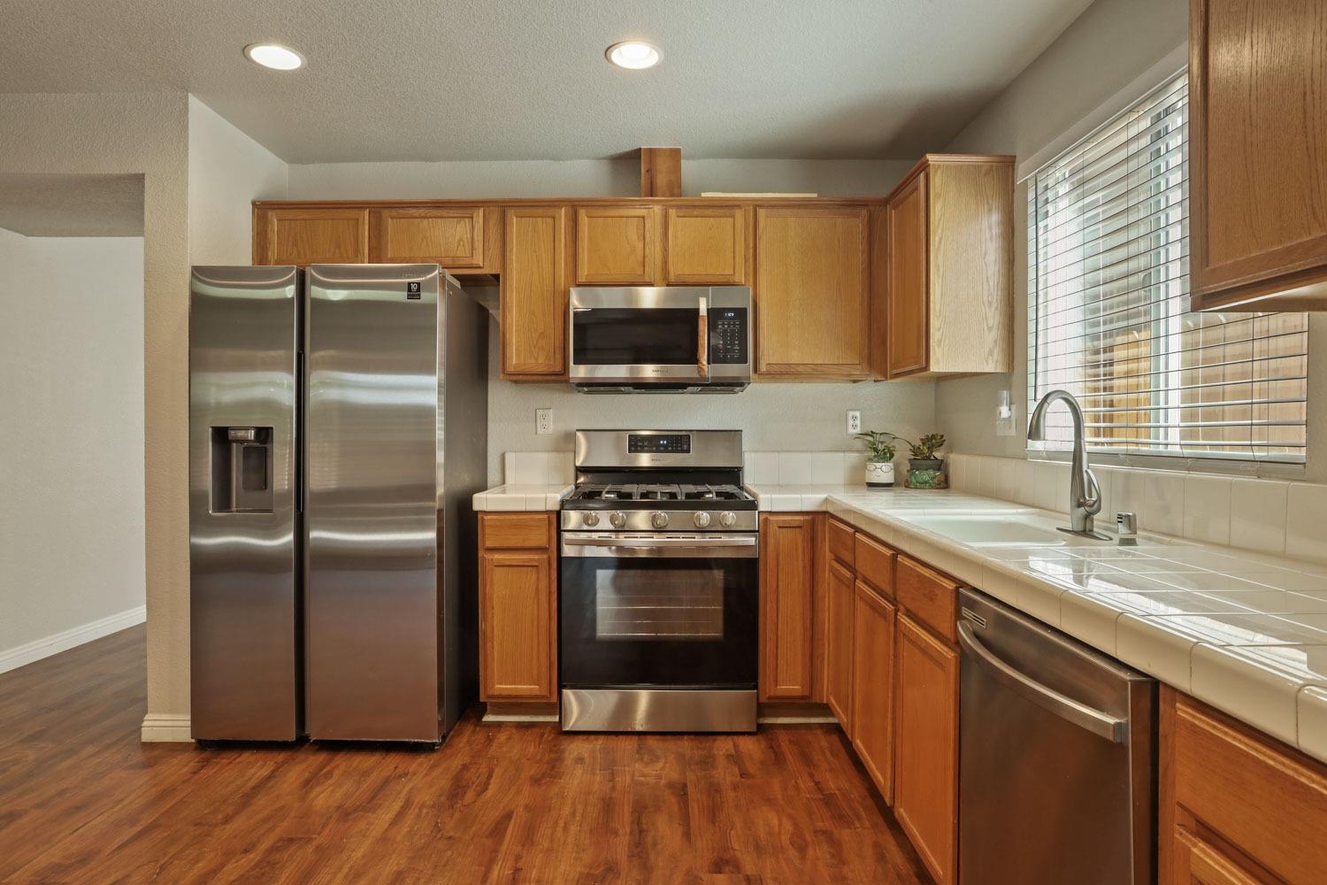 Detail Gallery Image 9 of 27 For 2718 Keyser Dr, Stockton,  CA 95212 - 3 Beds | 2 Baths