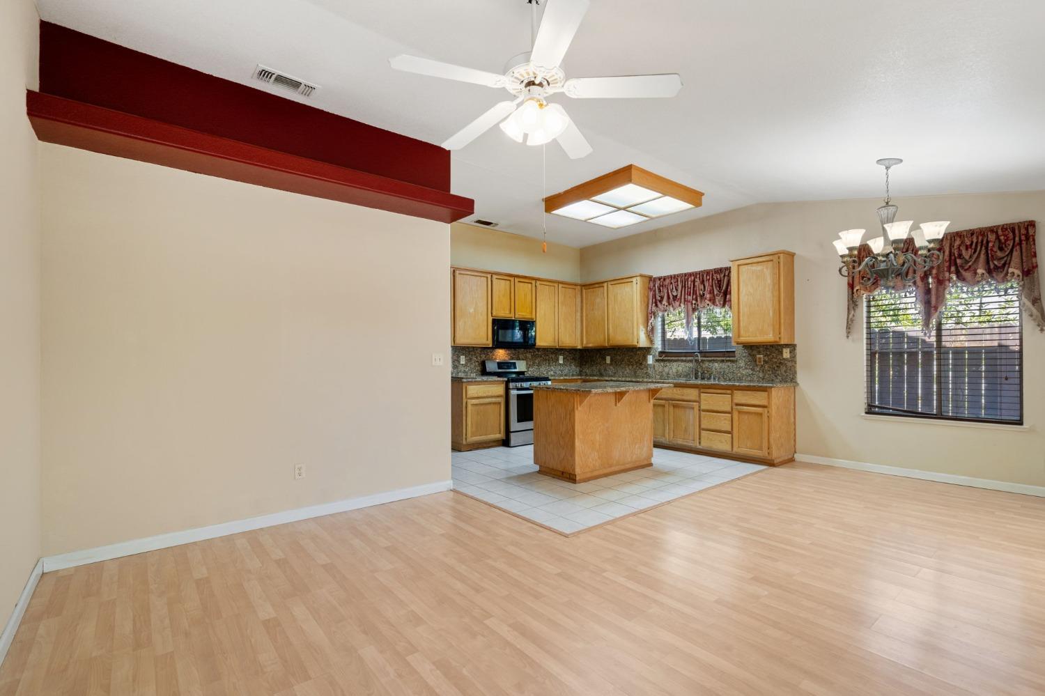 Detail Gallery Image 8 of 24 For 4391 Batt Dr, Sacramento,  CA 95838 - 4 Beds | 2 Baths