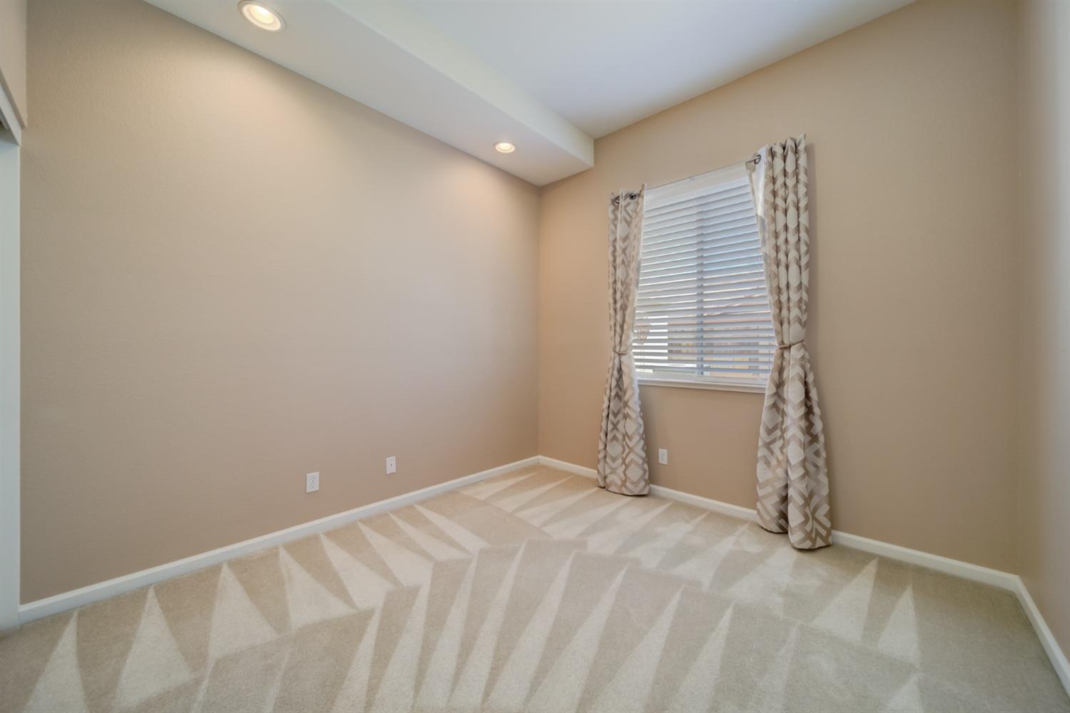 Hadnall Court, Roseville, California image 43