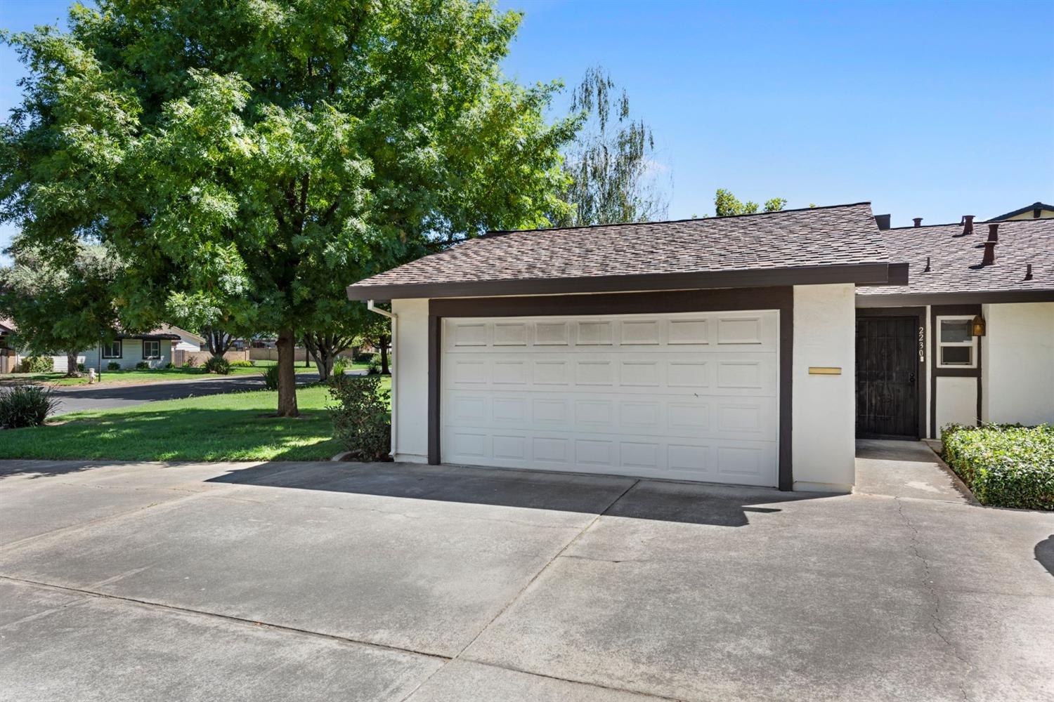 Detail Gallery Image 1 of 29 For 2230 Kimwood Ln, Rancho Cordova,  CA 95670 - 3 Beds | 2 Baths