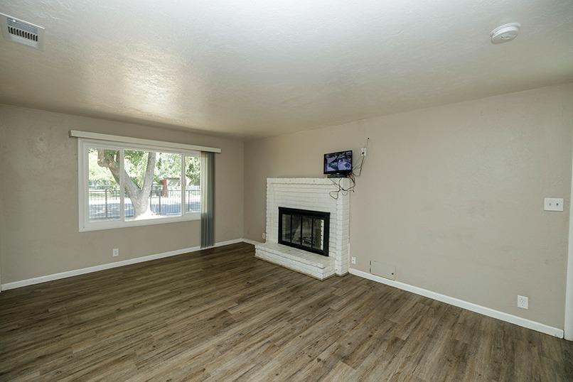 Detail Gallery Image 13 of 44 For 2176 E Lindsay St, Stockton,  CA 95205 - 3 Beds | 2 Baths