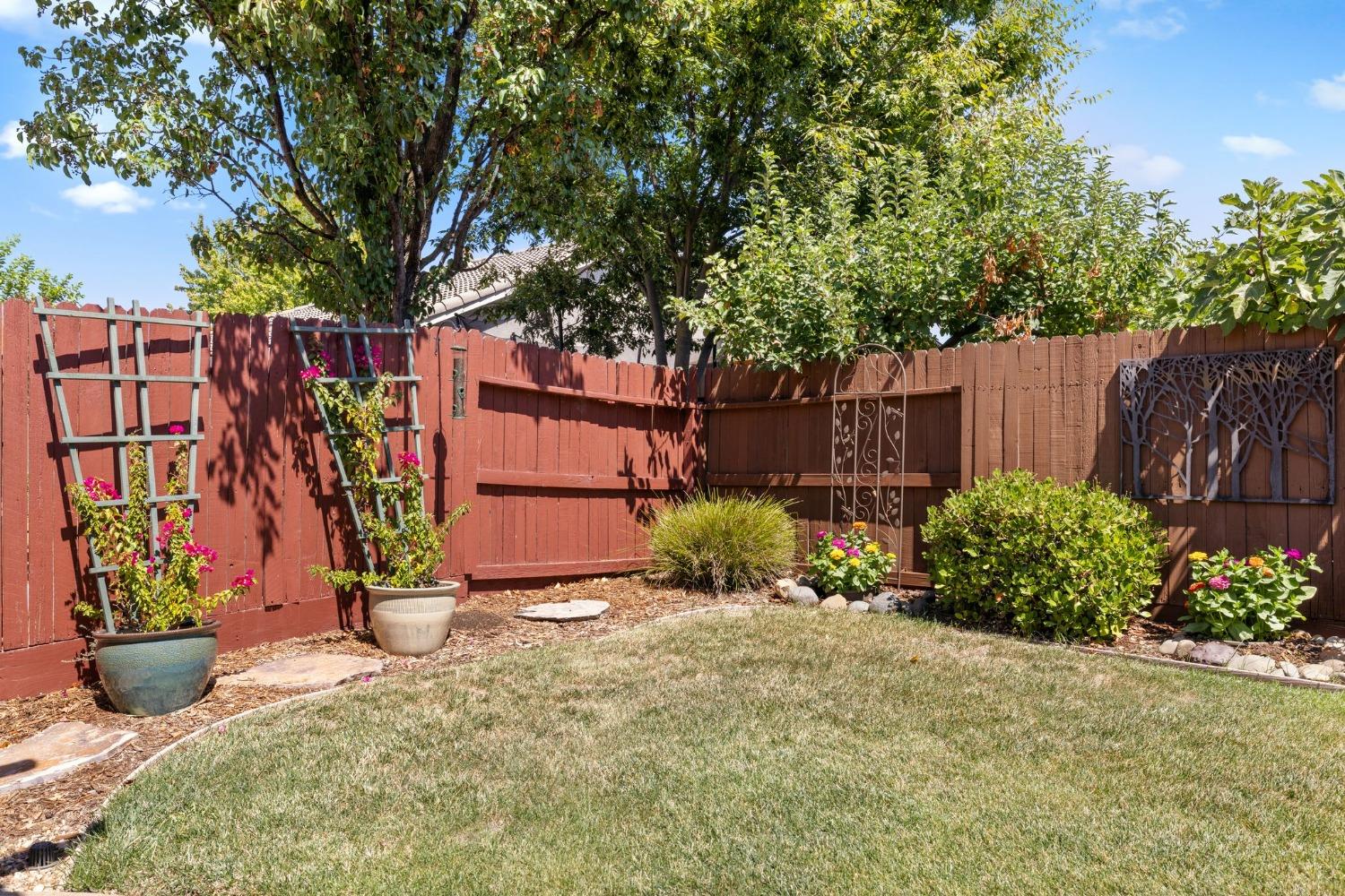 Detail Gallery Image 37 of 38 For 7904 Quaker Ridge Way, Sacramento,  CA 95829 - 3 Beds | 2 Baths