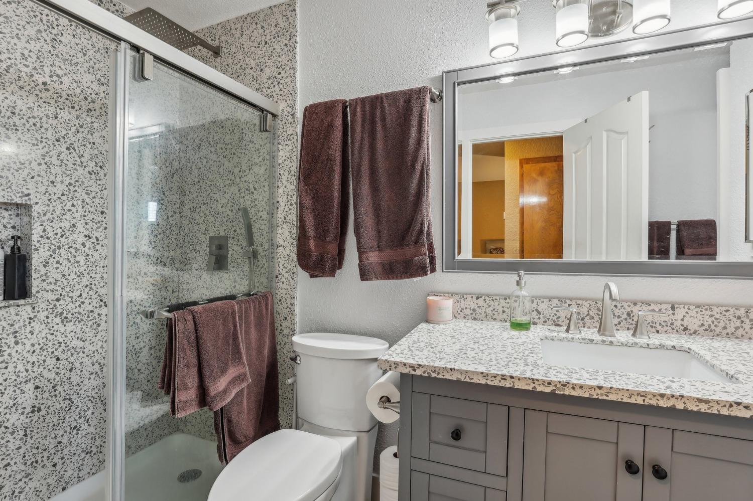 Detail Gallery Image 18 of 27 For 475 Peerless Way #1,  Tracy,  CA 95376 - 2 Beds | 1/1 Baths