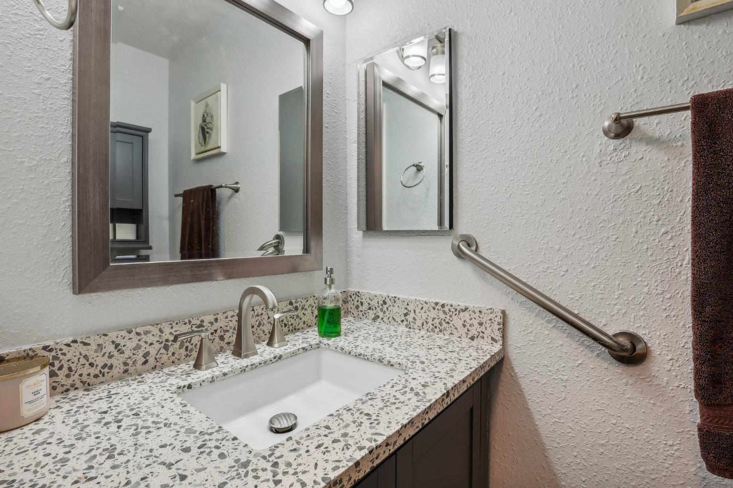 Detail Gallery Image 14 of 27 For 475 Peerless Way #1,  Tracy,  CA 95376 - 2 Beds | 1/1 Baths