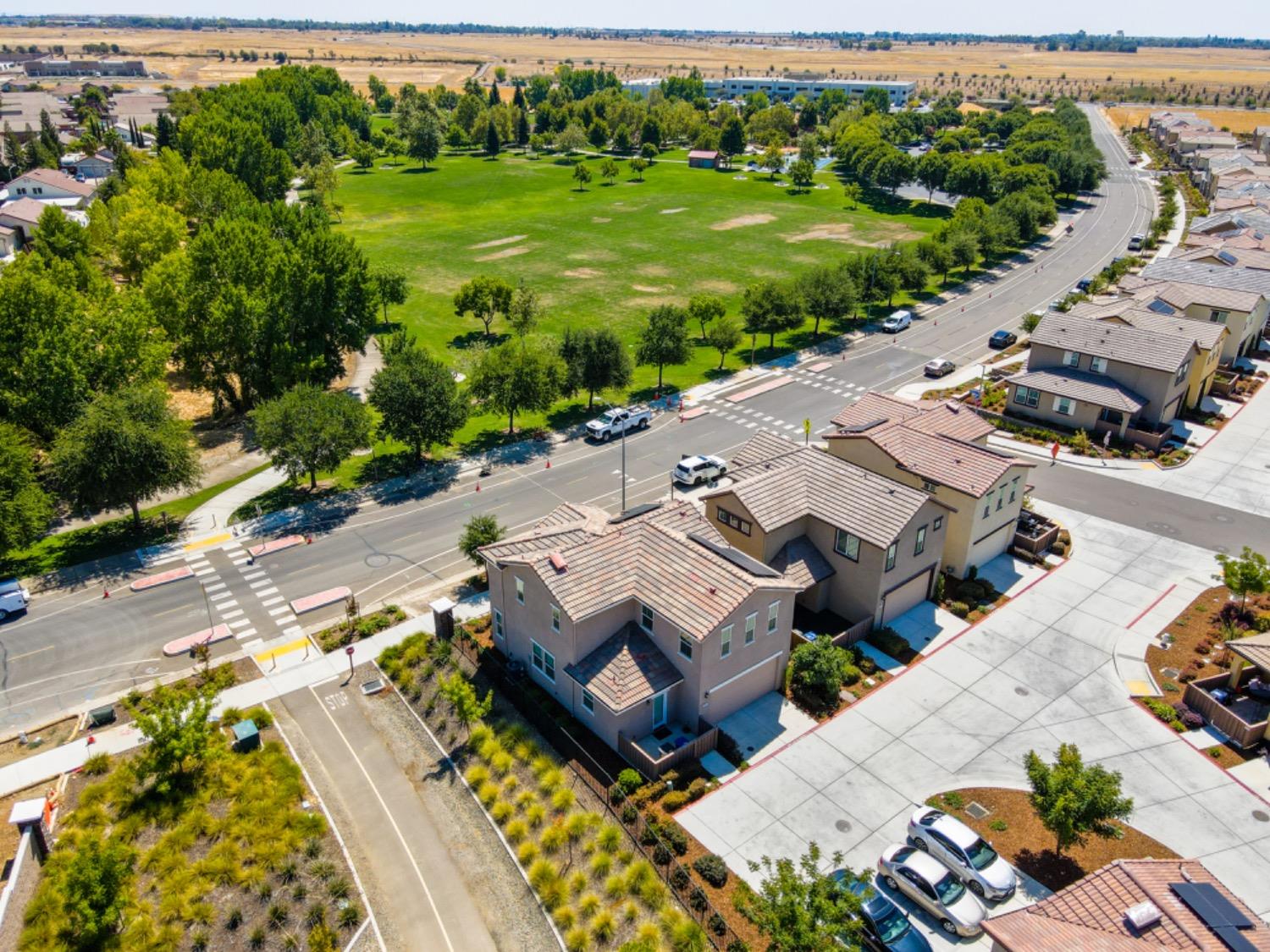 Detail Gallery Image 4 of 48 For 3556 Spoto Dr, Rancho Cordova,  CA 95670 - 4 Beds | 3 Baths