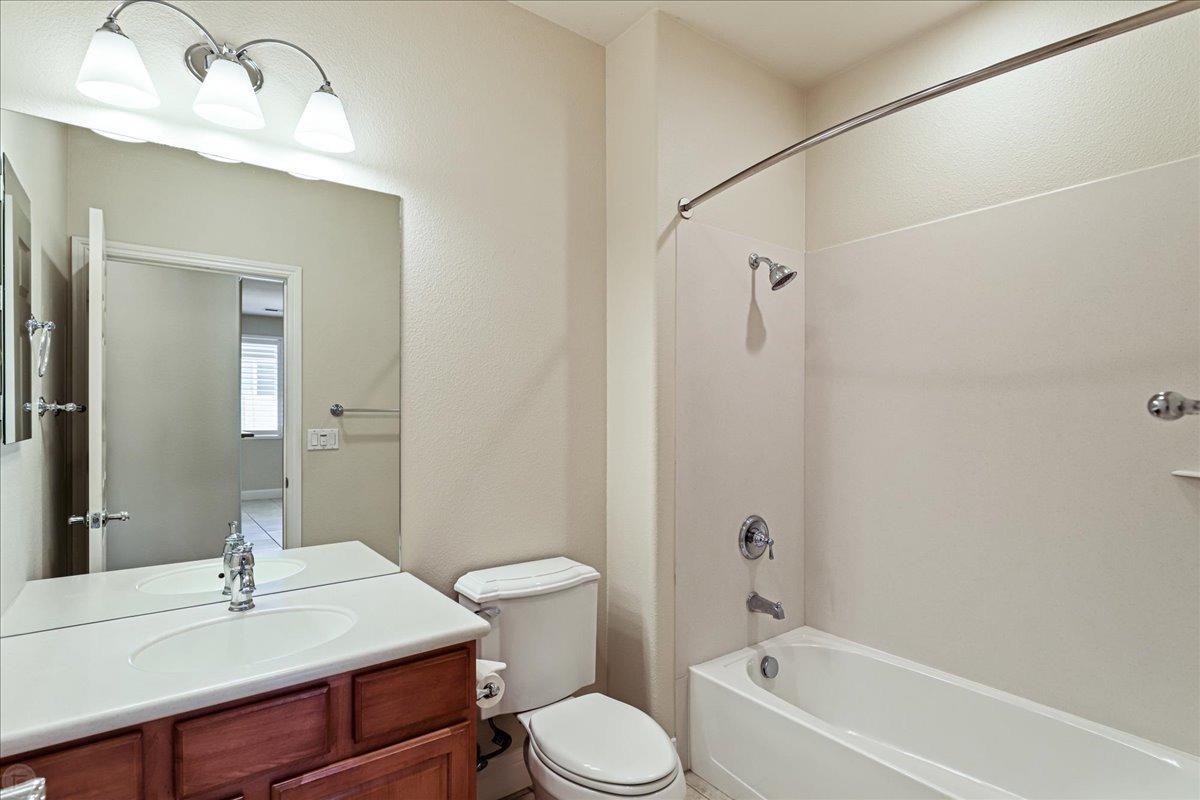 Detail Gallery Image 29 of 75 For 2384 Shadow Berry Dr, Manteca,  CA 95336 - 2 Beds | 2 Baths