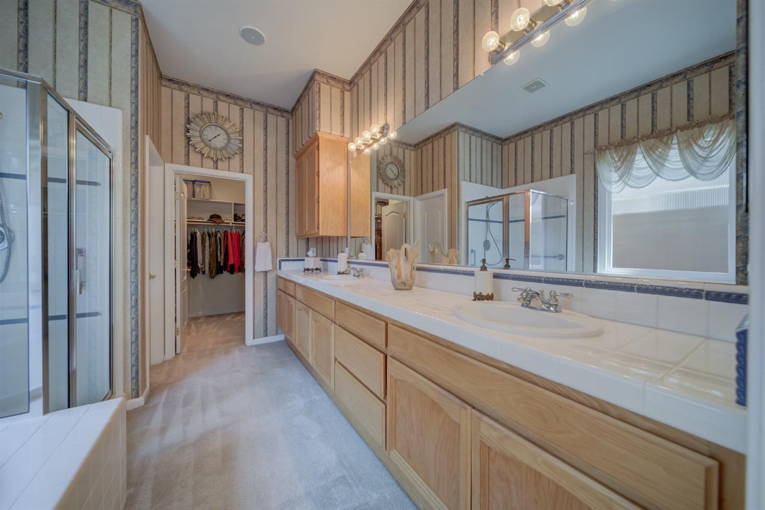 Hadnall Court, Roseville, California image 36