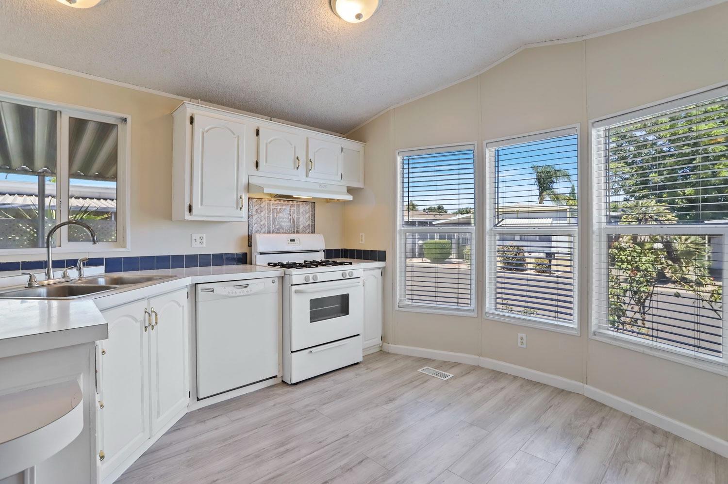 Detail Gallery Image 11 of 36 For 10780 N Highway 99 31, Stockton,  CA 95215 - 2 Beds | 1 Baths