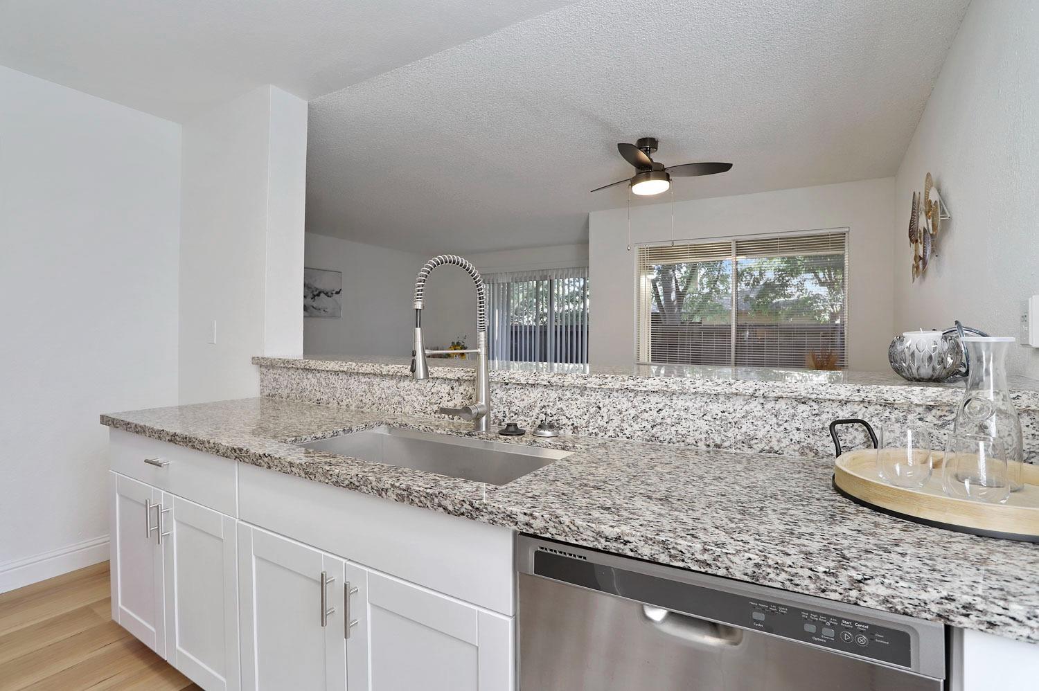 Detail Gallery Image 4 of 31 For 3591 Quail Lakes Dr #173,  Stockton,  CA 95207 - 3 Beds | 2 Baths