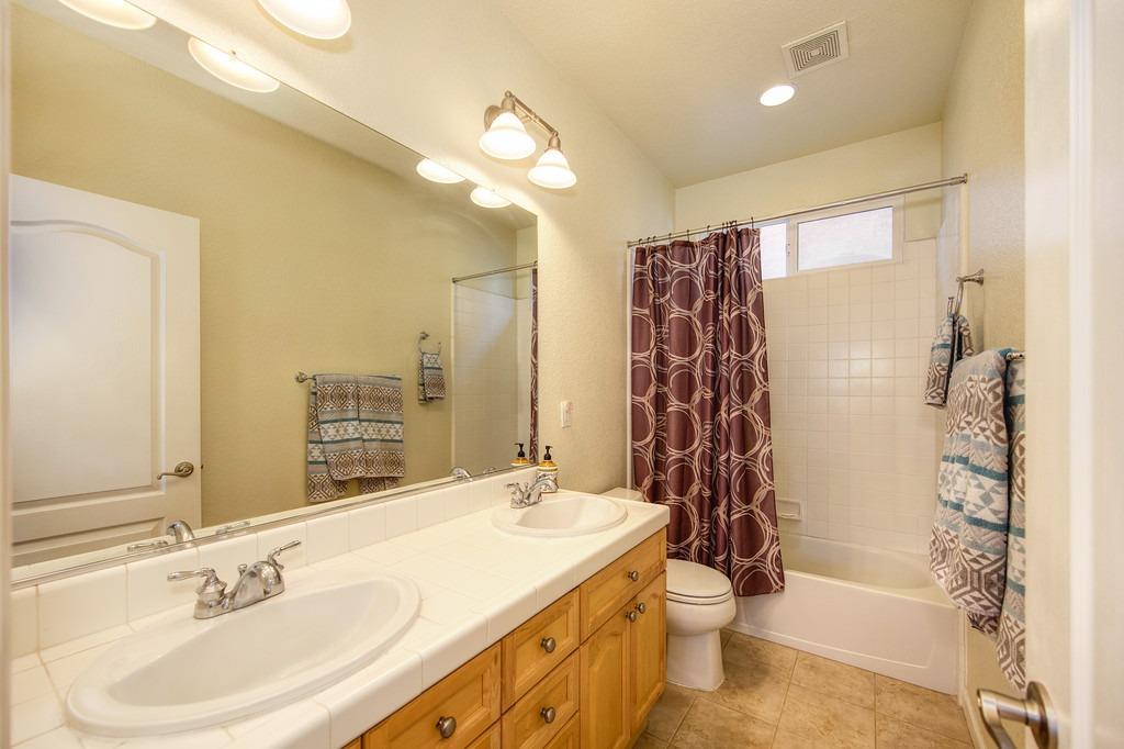 Detail Gallery Image 30 of 51 For 3504 Nouveau Way, Rancho Cordova,  CA 95670 - 3 Beds | 2/1 Baths