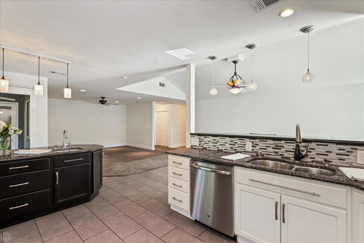 Detail Gallery Image 27 of 61 For 898 Rockford Way, Manteca,  CA 95336 - 4 Beds | 2 Baths