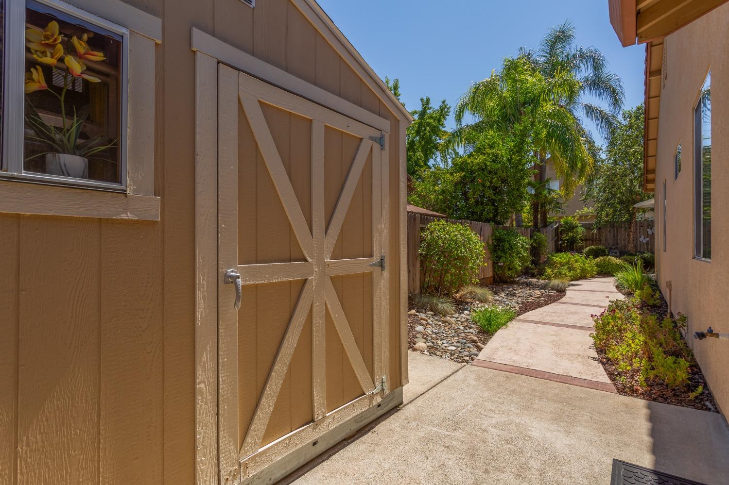 Hadnall Court, Roseville, California image 5