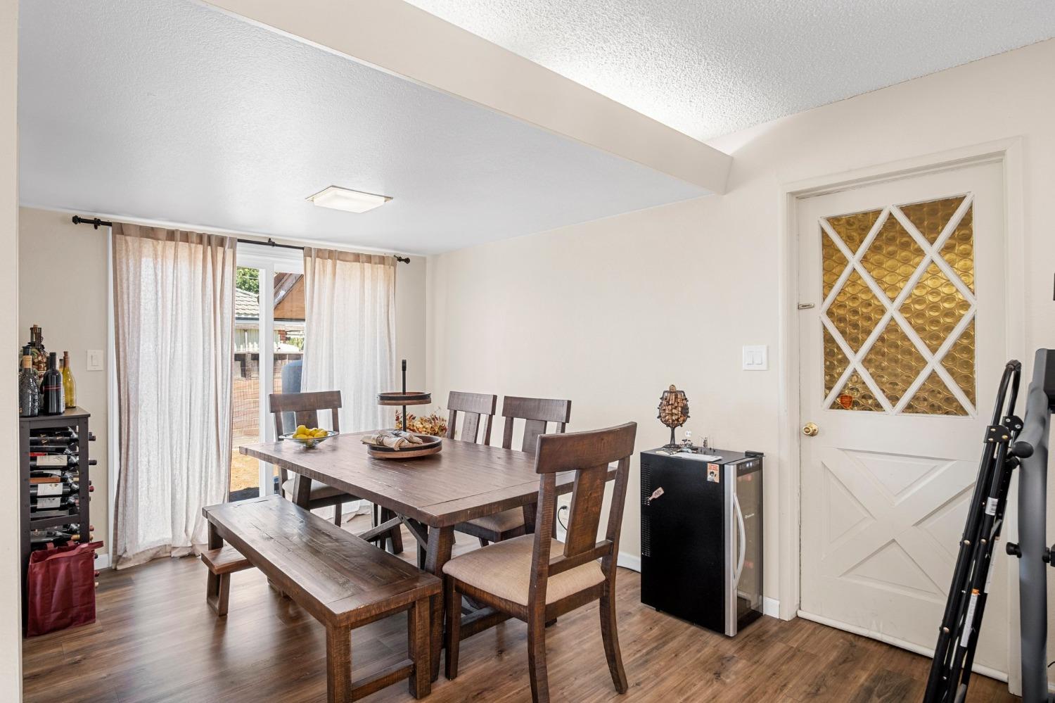 Detail Gallery Image 9 of 34 For 2021 W Louise Ave, Manteca,  CA 95337 - 3 Beds | 2 Baths