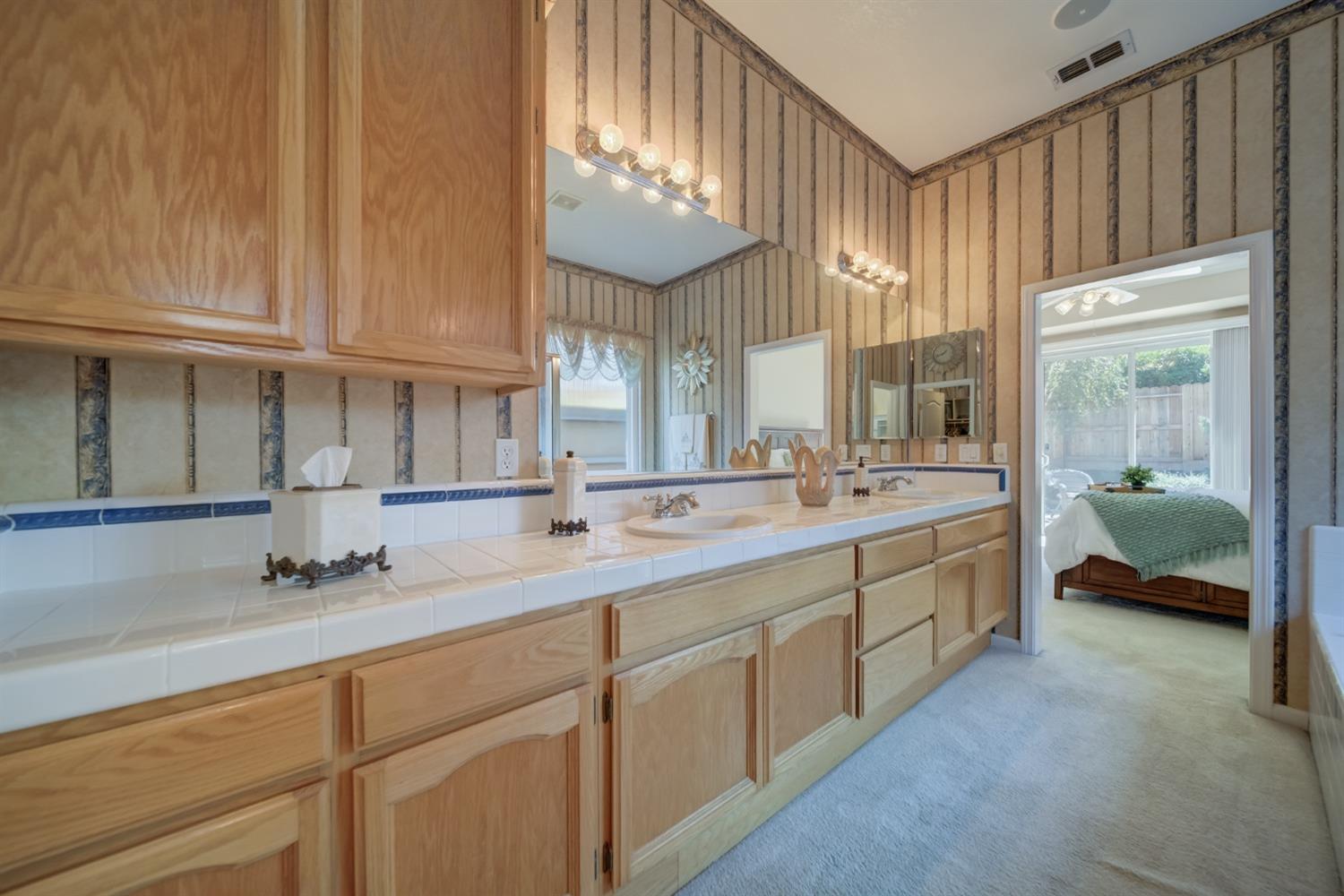 Hadnall Court, Roseville, California image 39
