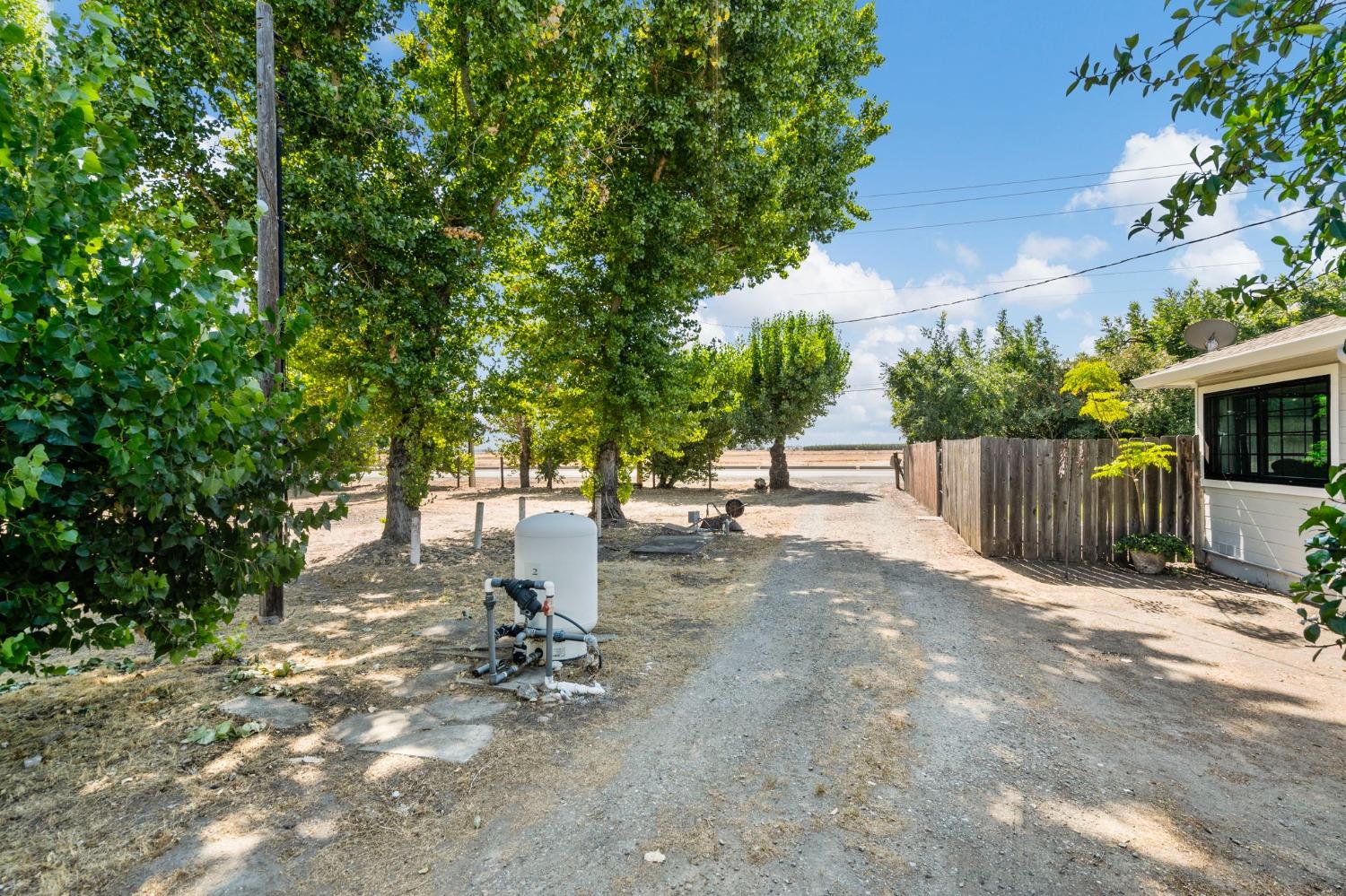 Detail Gallery Image 35 of 46 For 10495 Lower Sacramento Rd, Stockton,  CA 95210 - 3 Beds | 2 Baths