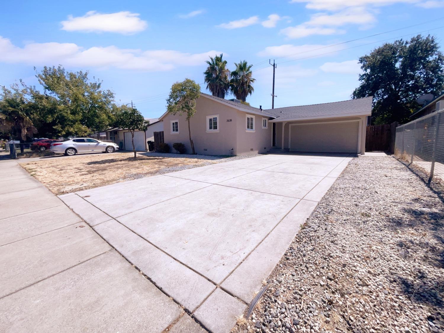 Detail Gallery Image 1 of 18 For 3936 Santa Fe Way, North Highlands,  CA 95660 - 3 Beds | 1 Baths