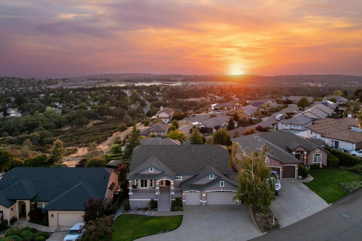 Detail Gallery Image 5 of 54 For 3074 Woodleigh Ln, Cameron Park,  CA 95682 - 3 Beds | 3 Baths