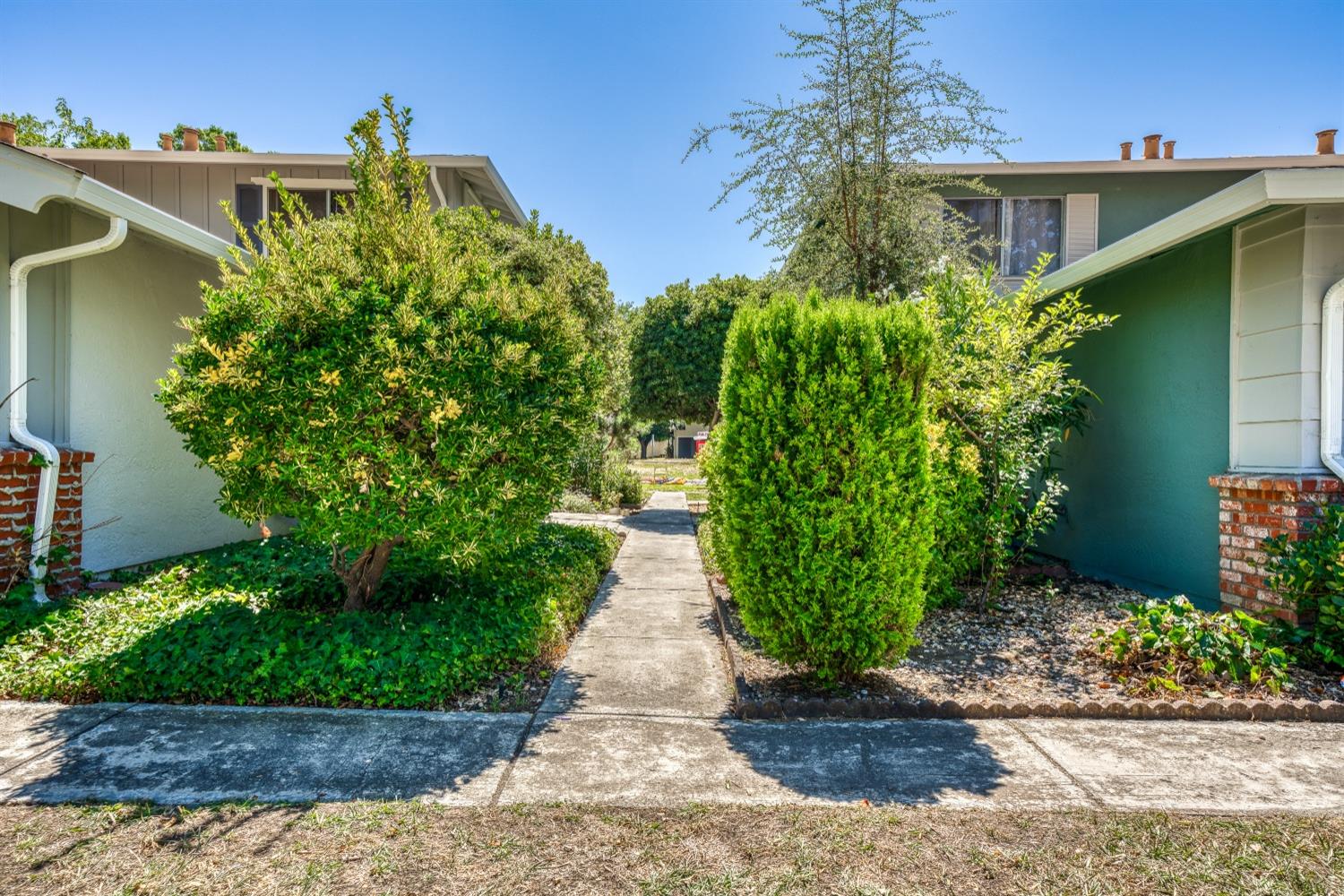 Detail Gallery Image 13 of 19 For 1398 Del Rio Cir #B,  Concord,  CA 94518 - 2 Beds | 1 Baths