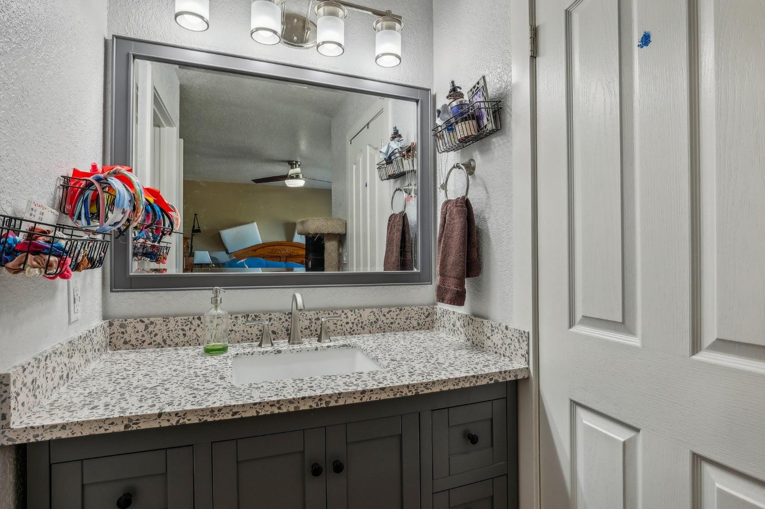 Detail Gallery Image 21 of 27 For 475 Peerless Way #1,  Tracy,  CA 95376 - 2 Beds | 1/1 Baths