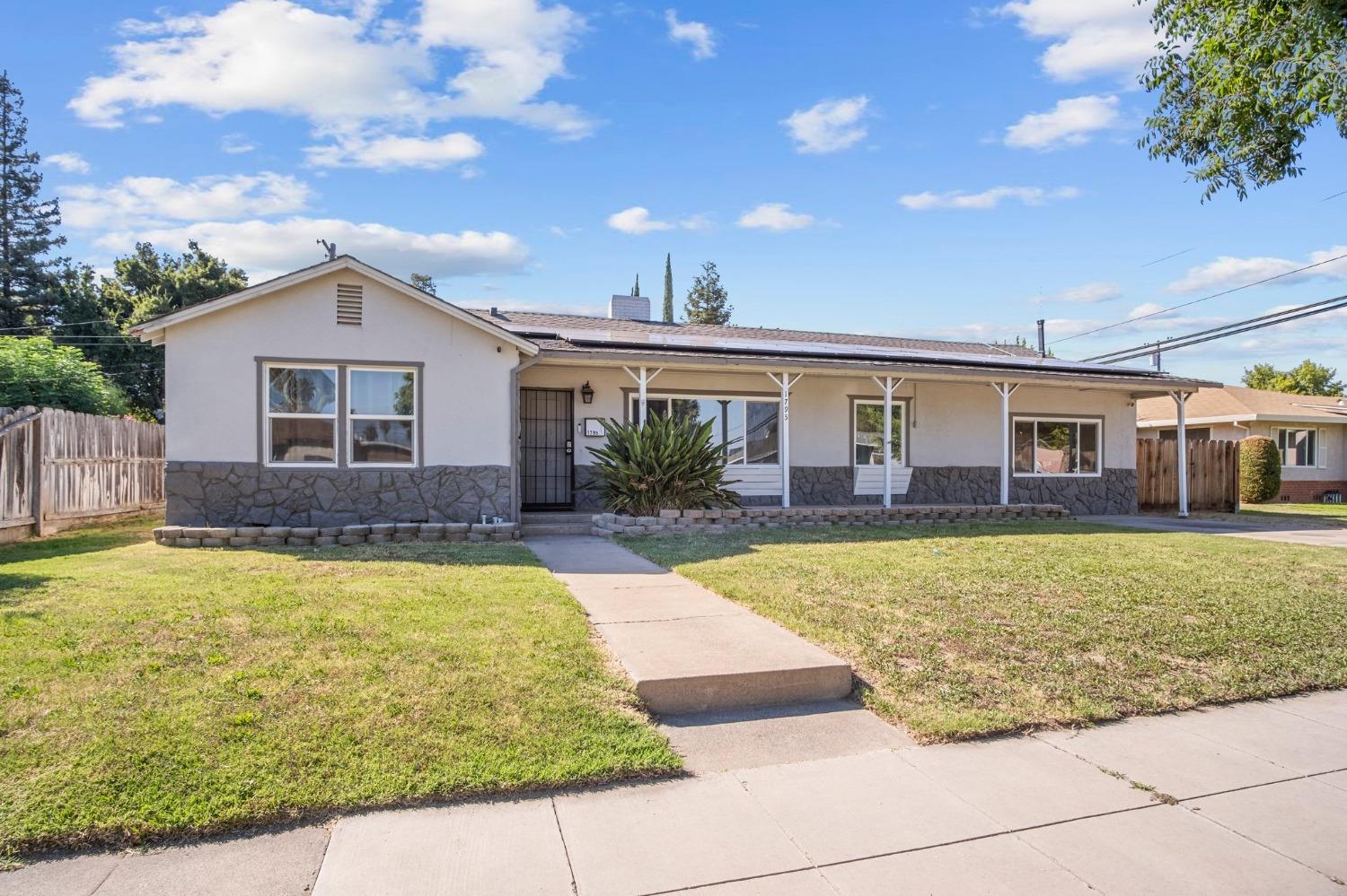 Detail Gallery Image 2 of 35 For 1795 Eucalyptus St, Atwater,  CA 95301 - 4 Beds | 3 Baths