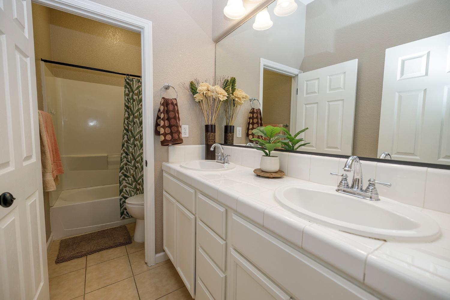 Detail Gallery Image 42 of 69 For 1495 Vasco, Manteca,  CA 95337 - 5 Beds | 2 Baths