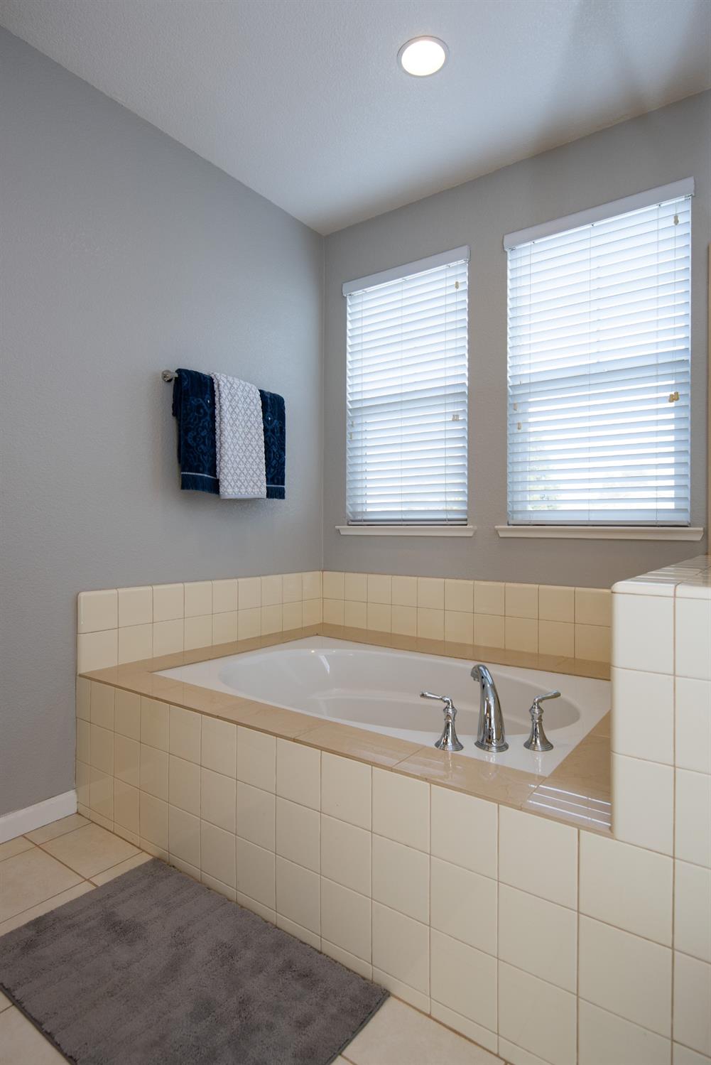 Detail Gallery Image 43 of 49 For 1700 Thomas Ct, Modesto,  CA 95355 - 4 Beds | 3/1 Baths