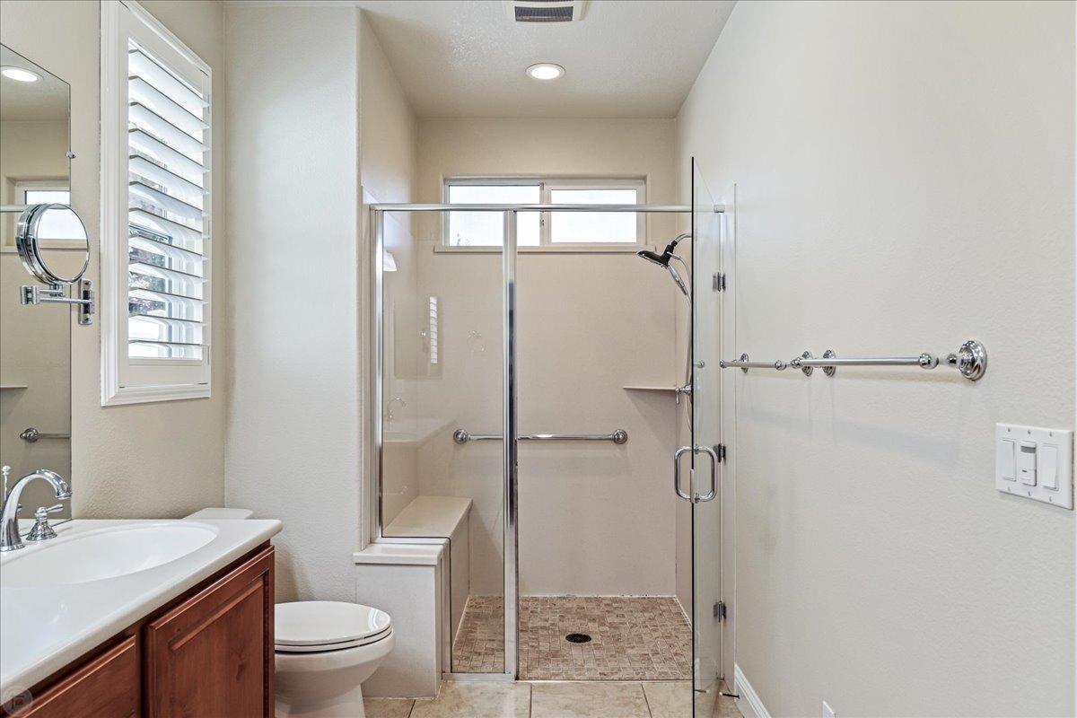 Detail Gallery Image 24 of 75 For 2384 Shadow Berry Dr, Manteca,  CA 95336 - 2 Beds | 2 Baths