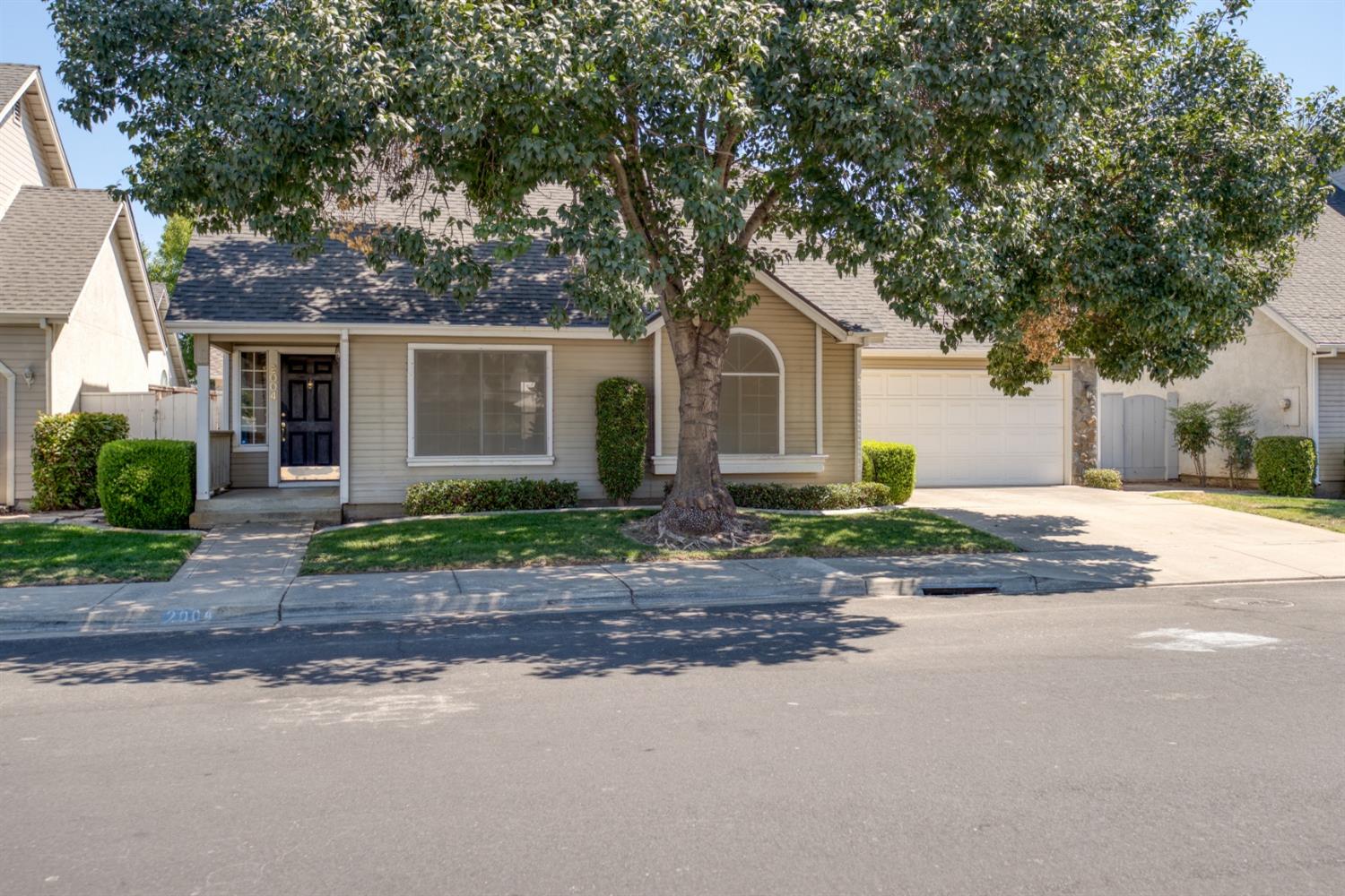 Detail Gallery Image 1 of 1 For 2004 Temescal Dr, Modesto,  CA 95355 - 2 Beds | 2 Baths