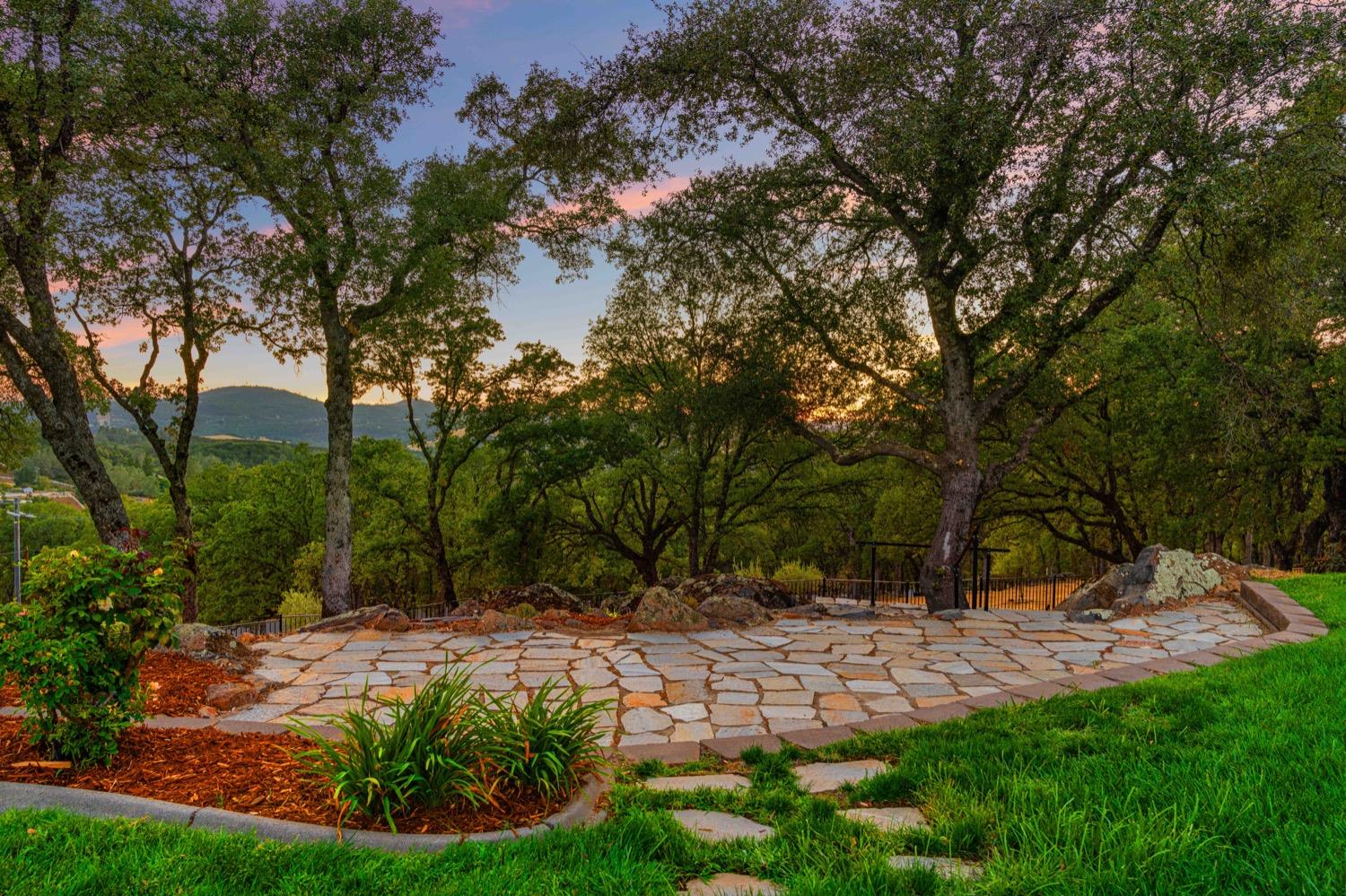 Detail Gallery Image 35 of 76 For 1910 Overlook Ct, Placerville,  CA 95667 - 4 Beds | 4/2 Baths