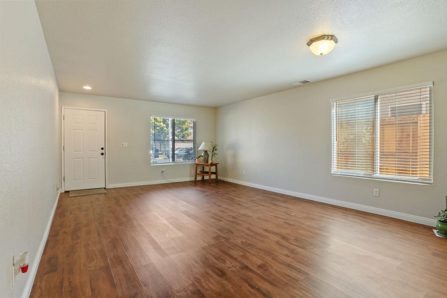 Detail Gallery Image 8 of 27 For 2718 Keyser Dr, Stockton,  CA 95212 - 3 Beds | 2 Baths