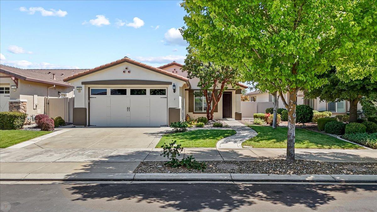 Detail Gallery Image 2 of 75 For 2384 Shadow Berry Dr, Manteca,  CA 95336 - 2 Beds | 2 Baths