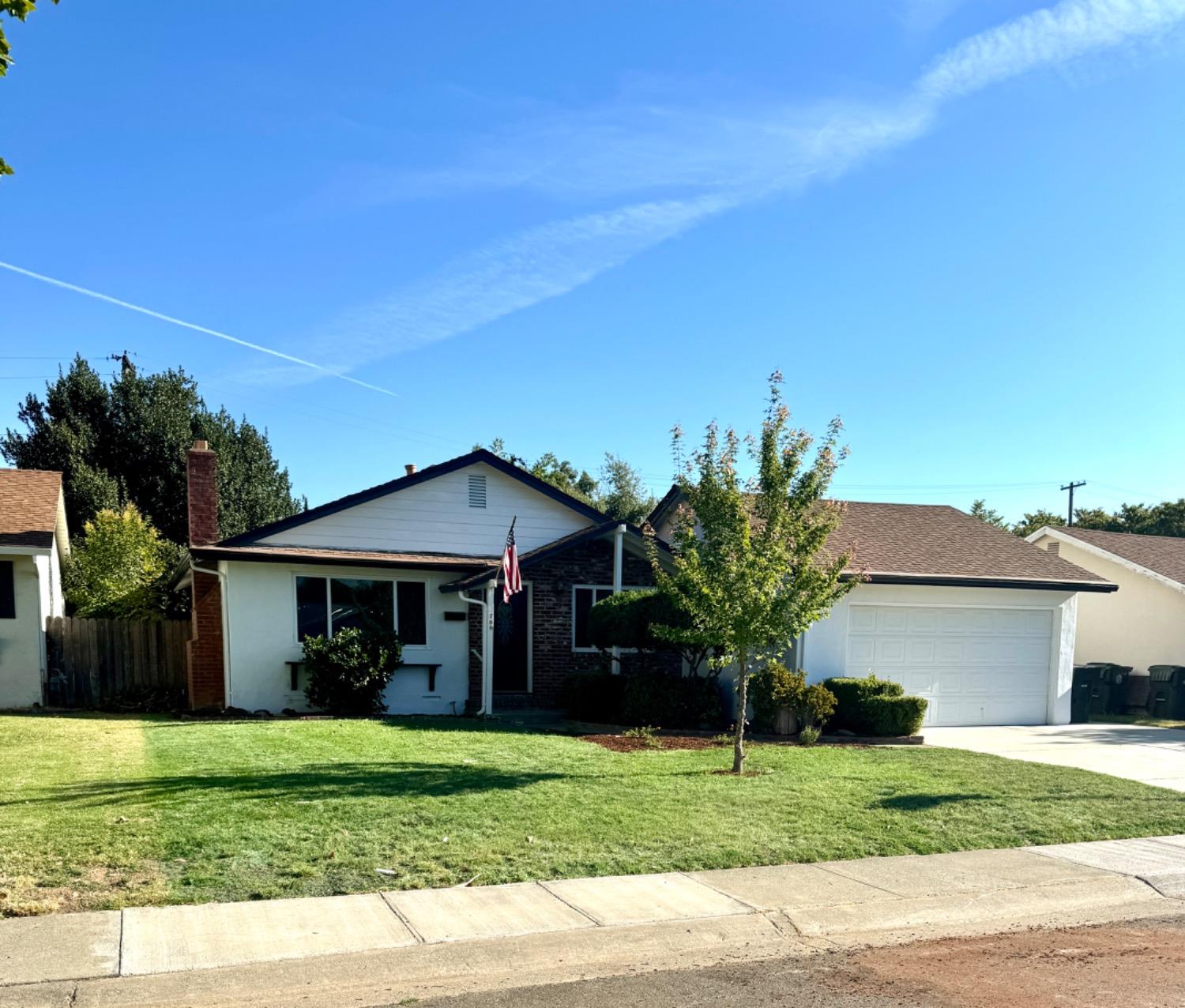 Detail Gallery Image 2 of 21 For 709 Potomac, Sacramento,  CA 95833 - 3 Beds | 1 Baths