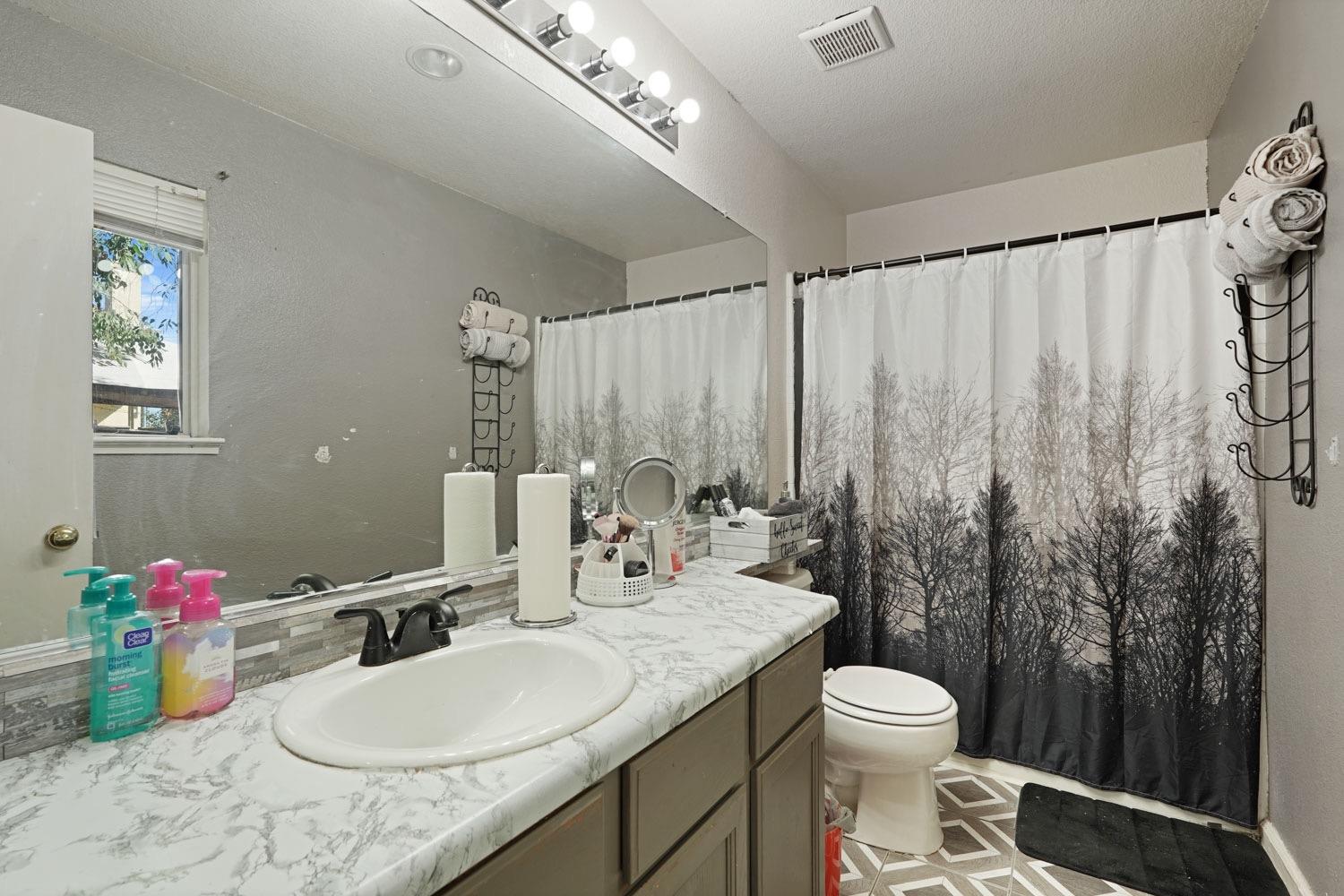 Detail Gallery Image 17 of 27 For 2305 Napoleon St, Stockton,  CA 95210 - 3 Beds | 2 Baths