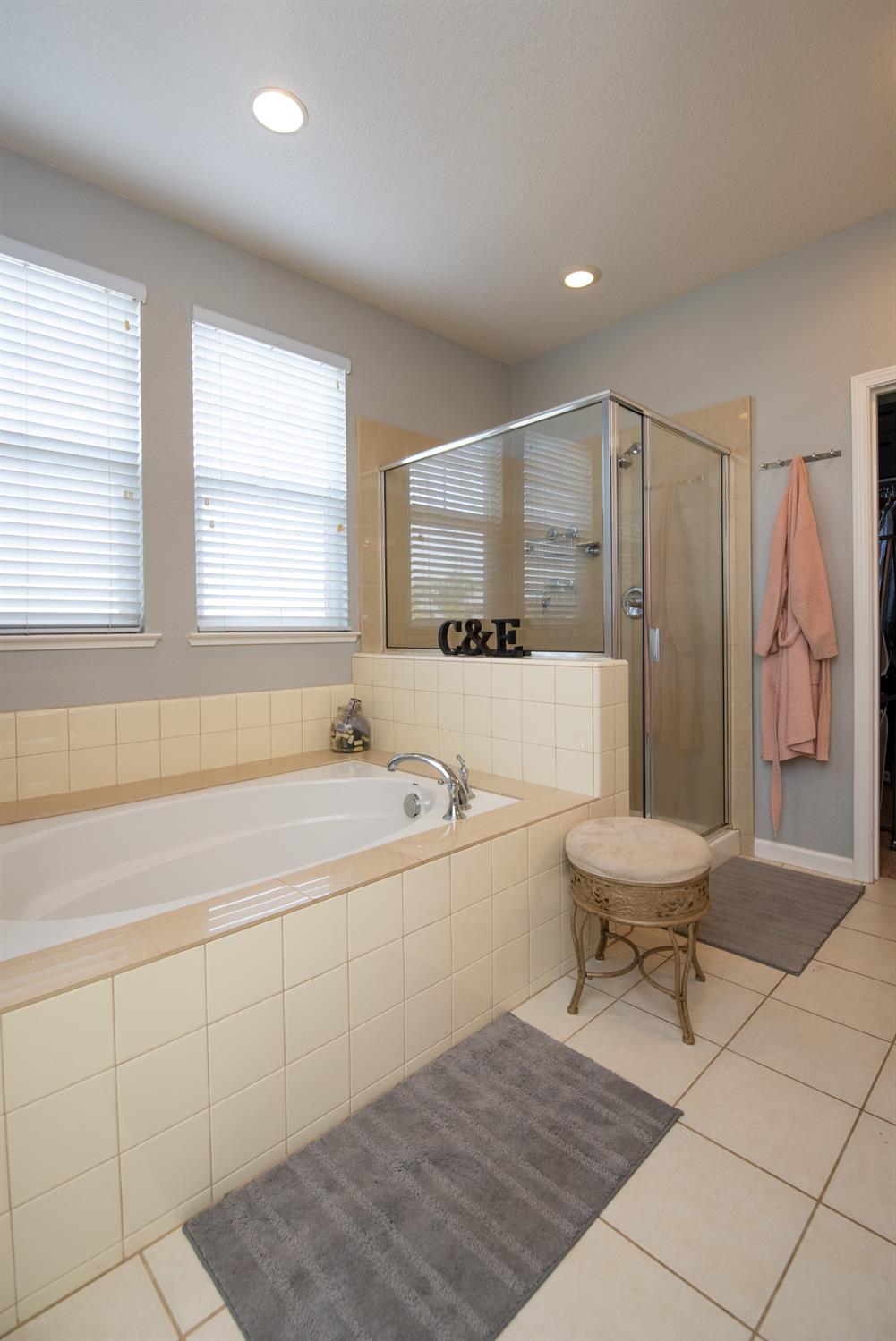 Detail Gallery Image 42 of 49 For 1700 Thomas Ct, Modesto,  CA 95355 - 4 Beds | 3/1 Baths