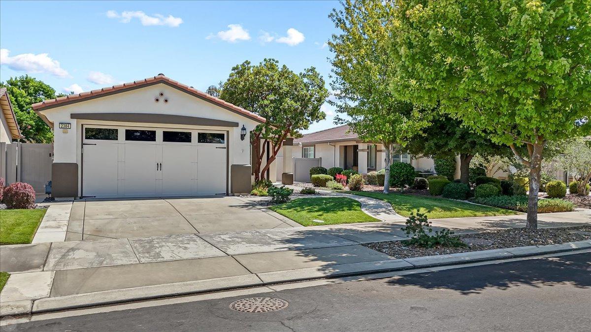 Detail Gallery Image 4 of 75 For 2384 Shadow Berry Dr, Manteca,  CA 95336 - 2 Beds | 2 Baths