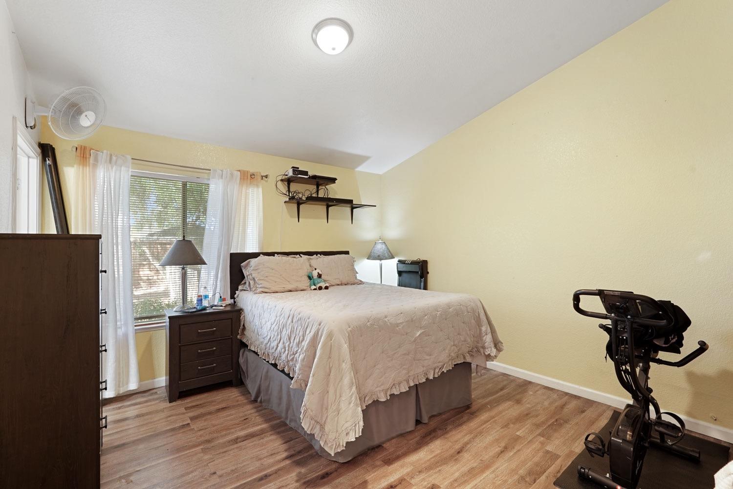 Detail Gallery Image 15 of 27 For 2305 Napoleon St, Stockton,  CA 95210 - 3 Beds | 2 Baths