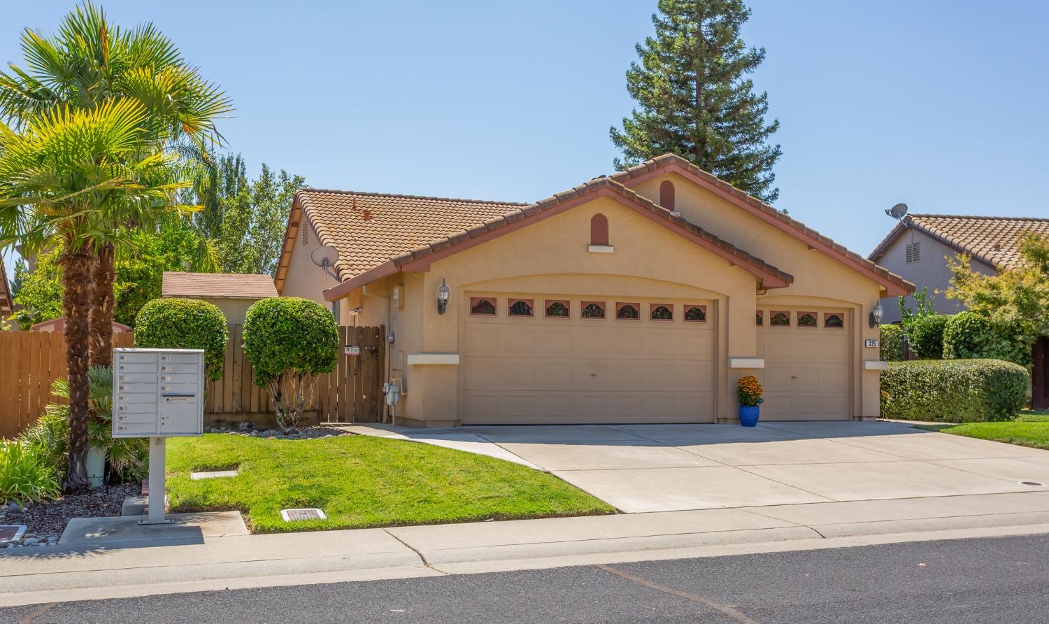 Hadnall Court, Roseville, California image 3