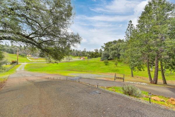 Detail Gallery Image 13 of 68 For 2690 Willow Creek Trl, Cool,  CA 95614 - 3 Beds | 2 Baths