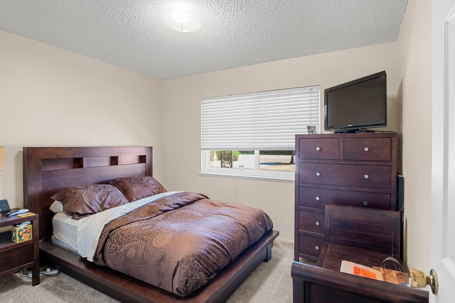 Detail Gallery Image 18 of 34 For 2021 W Louise Ave, Manteca,  CA 95337 - 3 Beds | 2 Baths