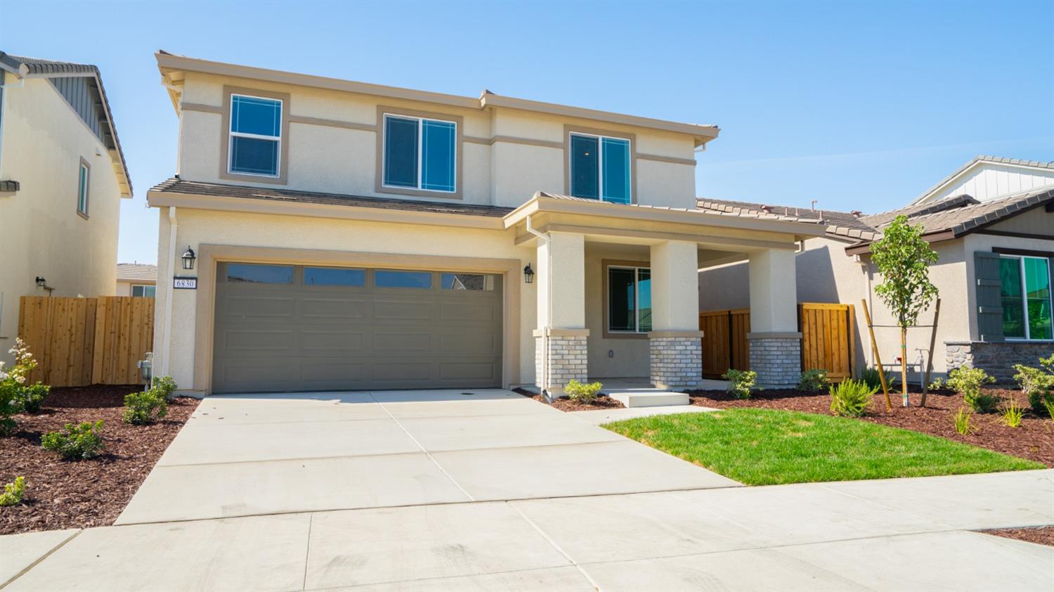 Detail Gallery Image 1 of 41 For 6830 Saint Elias Way, Stockton,  CA 95219 - 3 Beds | 2/1 Baths