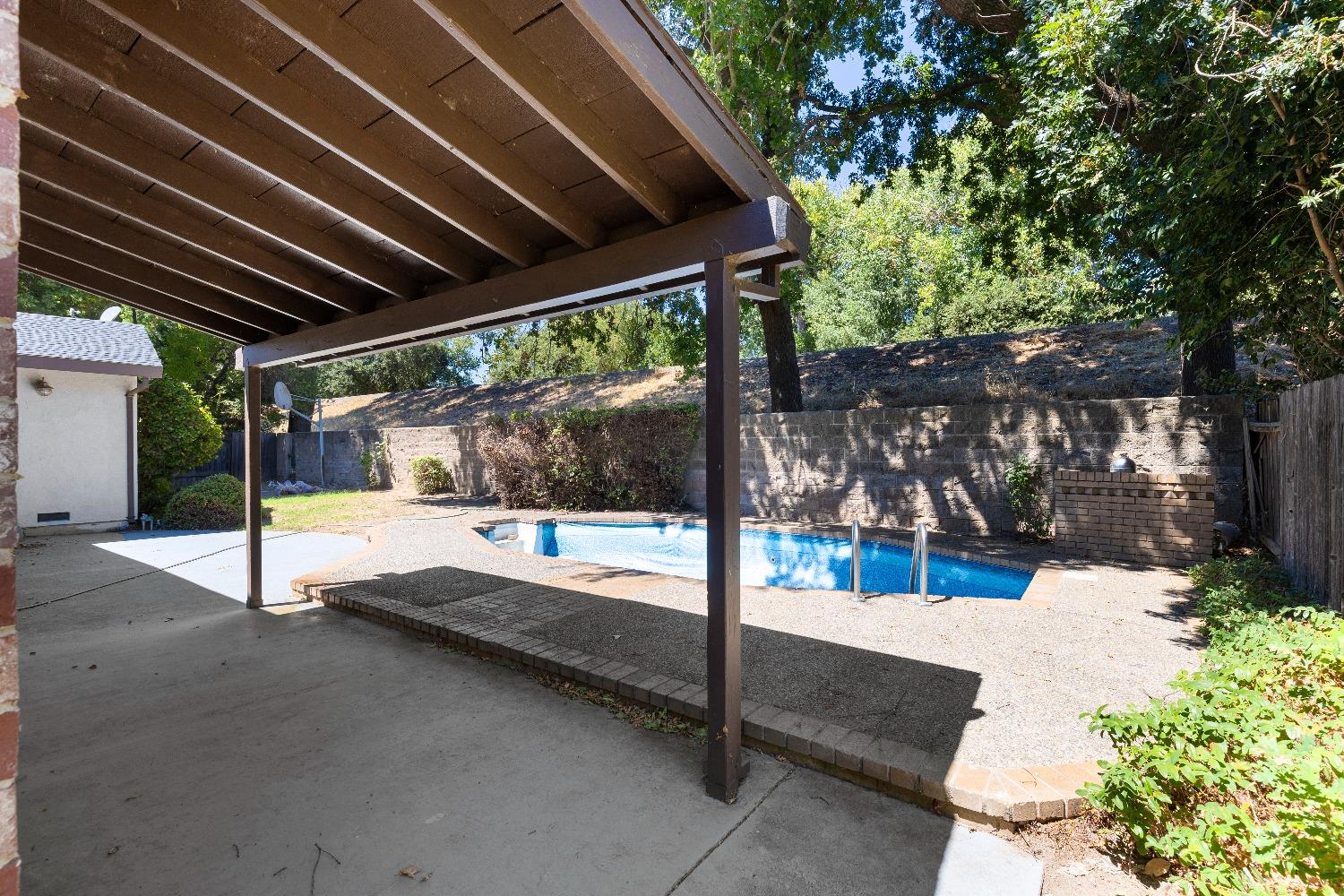 Detail Gallery Image 23 of 36 For 708 Riverlake Way, Sacramento,  CA 95831 - 3 Beds | 2/1 Baths