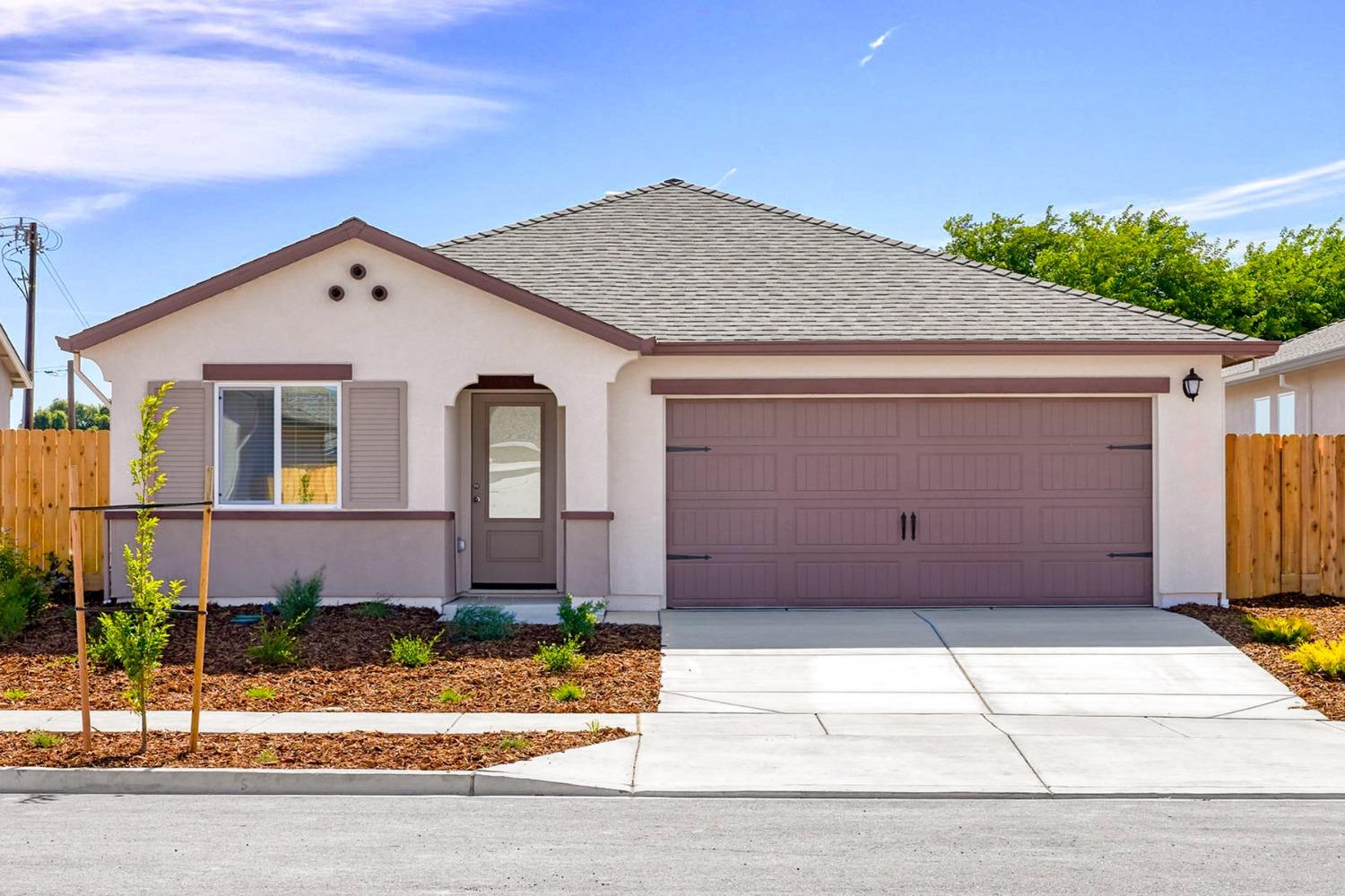 Detail Gallery Image 1 of 1 For 6611 Gallop Ln, Riverbank,  CA 95367 - 3 Beds | 2 Baths