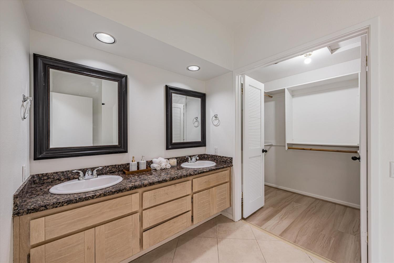 Detail Gallery Image 18 of 41 For 2102 Promontory Point Ln, Gold River,  CA 95670 - 3 Beds | 2/1 Baths