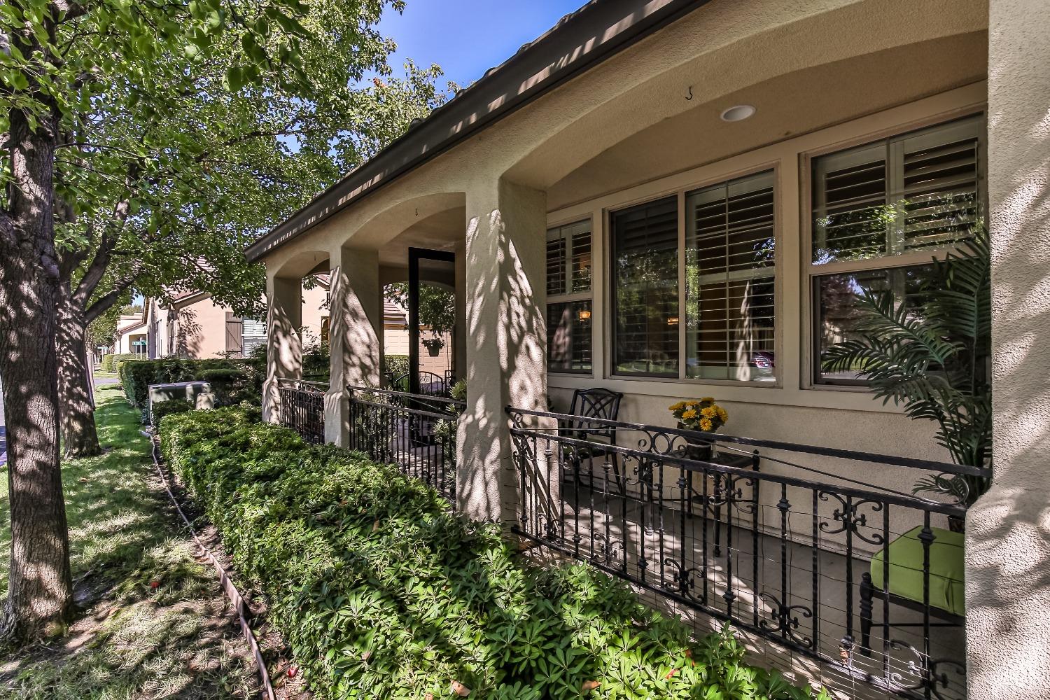 Detail Gallery Image 6 of 44 For 1033 Venice Ln, Roseville,  CA 95747 - 2 Beds | 2 Baths